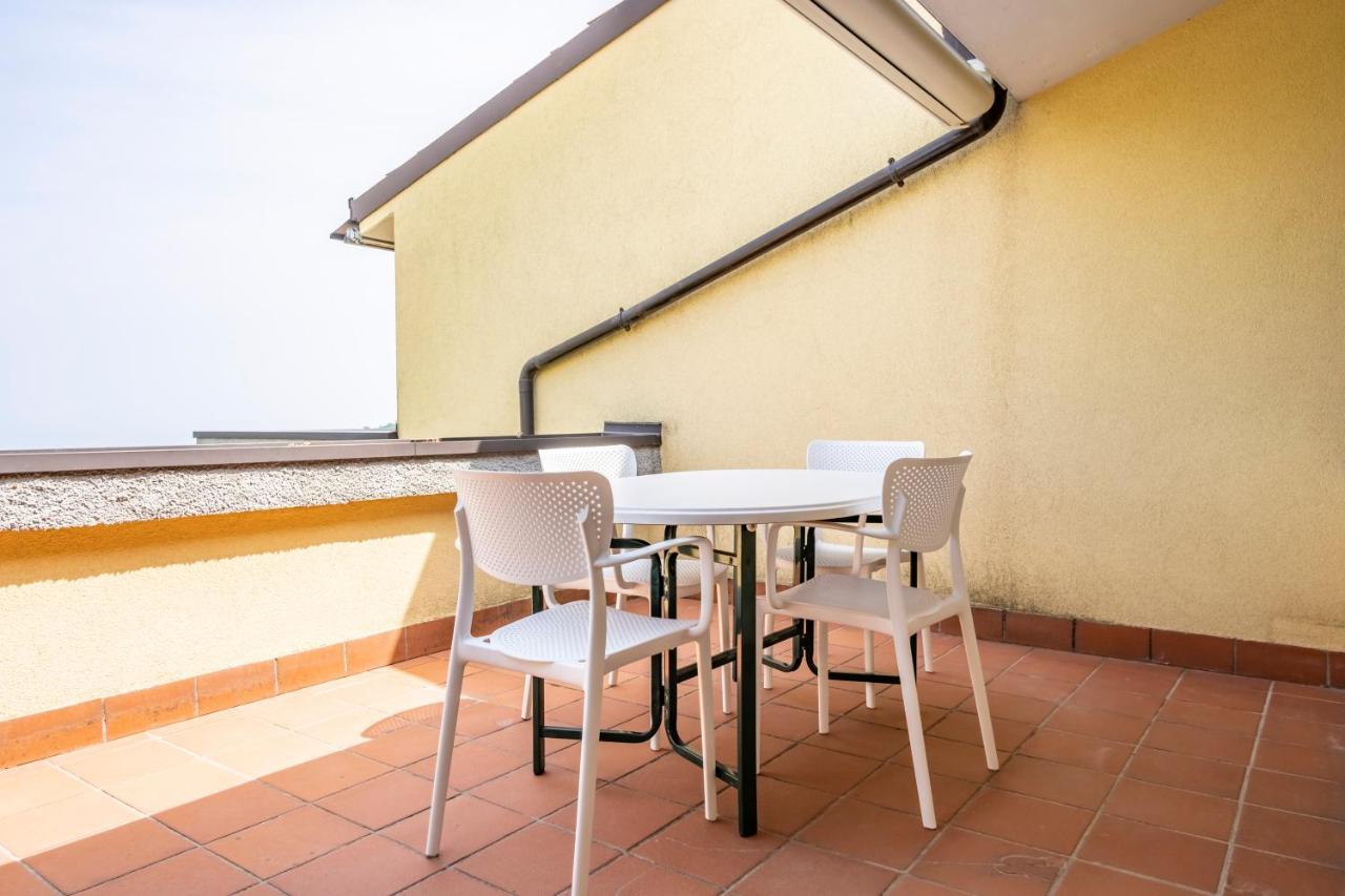 L&M Apartments - Pool - By Host4U Muscoline Extérieur photo