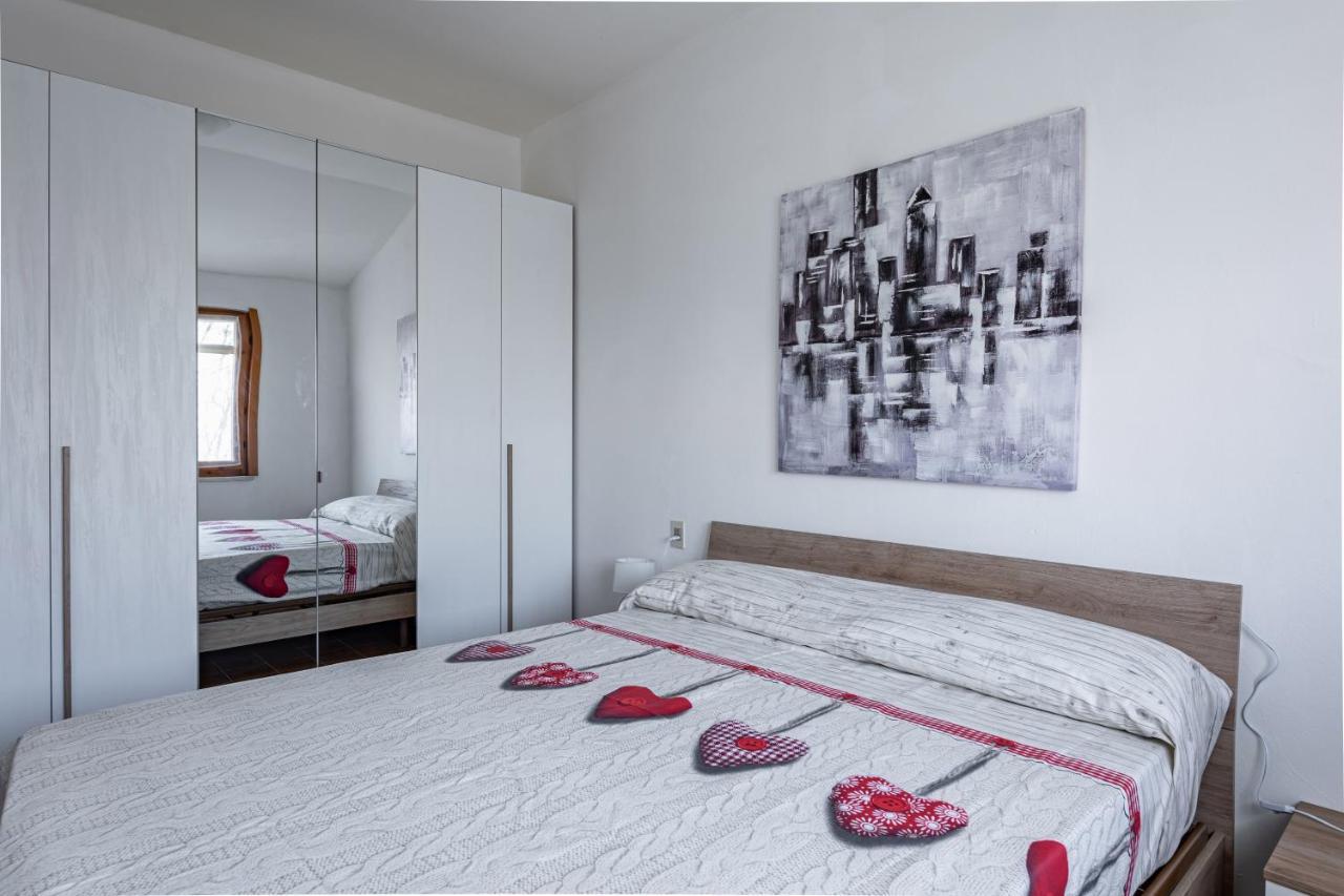 L&M Apartments - Pool - By Host4U Muscoline Extérieur photo